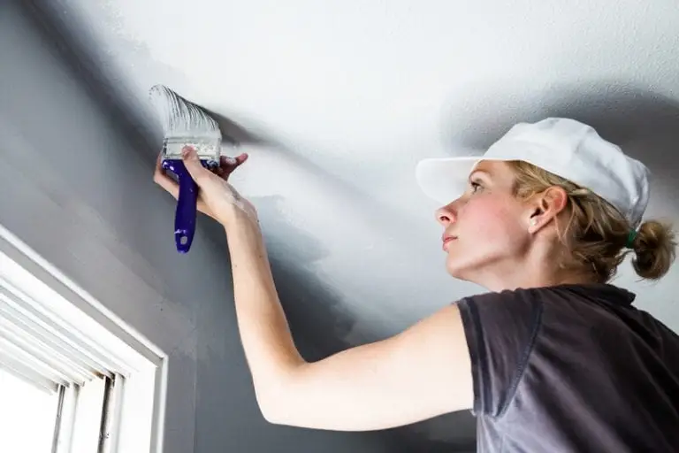 How to Touch Up Ceiling Paint in 6 Steps